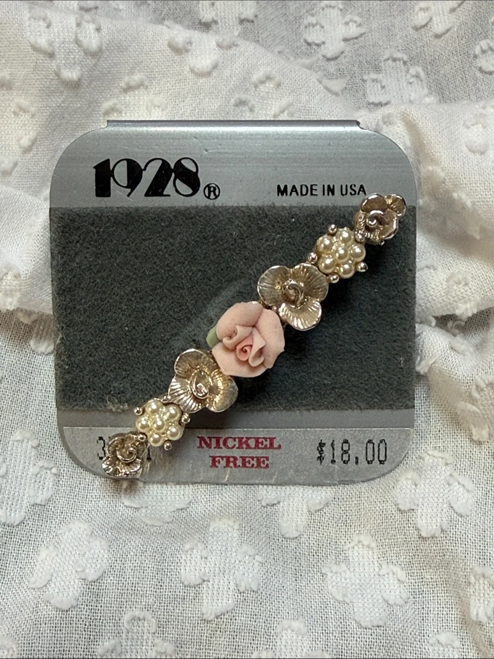1928 Gold Bar Brooch with Pink Porcelain Rose